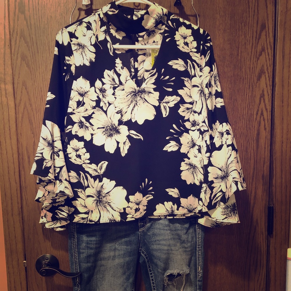 Black Gianni Bino top with white/gray flowers